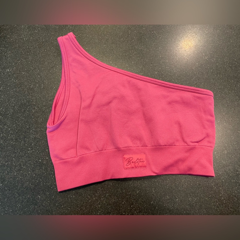 Bo and tee empowered crop top in dark pink